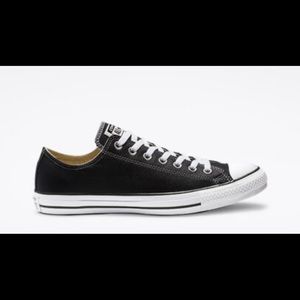 Chuck Taylor All Star Leather Size 10.5 Mens